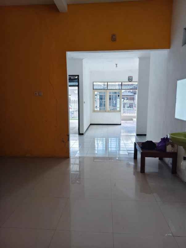 rumah rungkut mapan 1 5 lantai