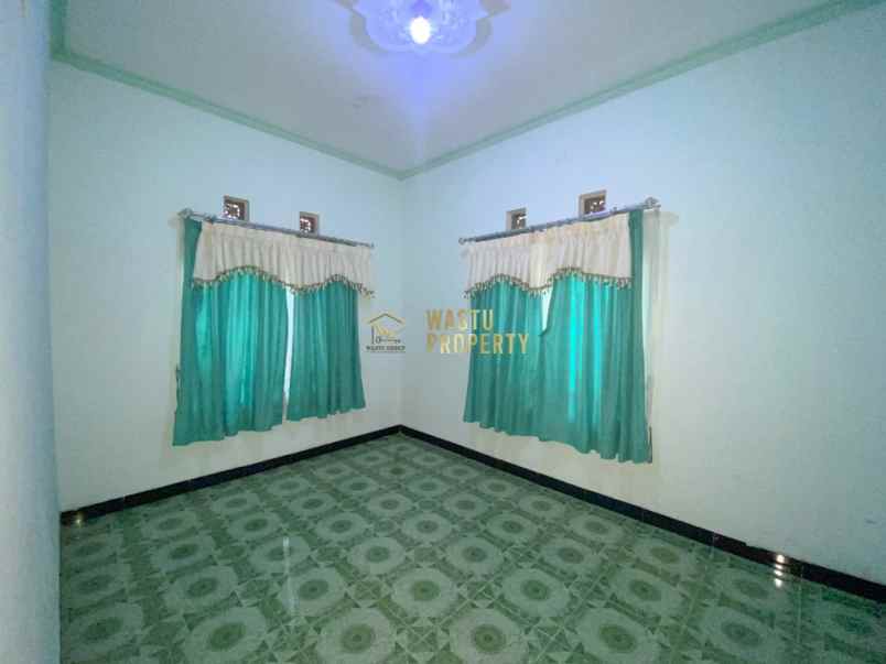 rumah second harga murah tanah luas dekat kompi tni au