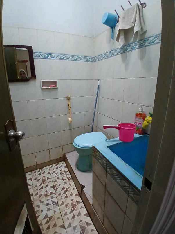 rumah second hook di poin mas depok