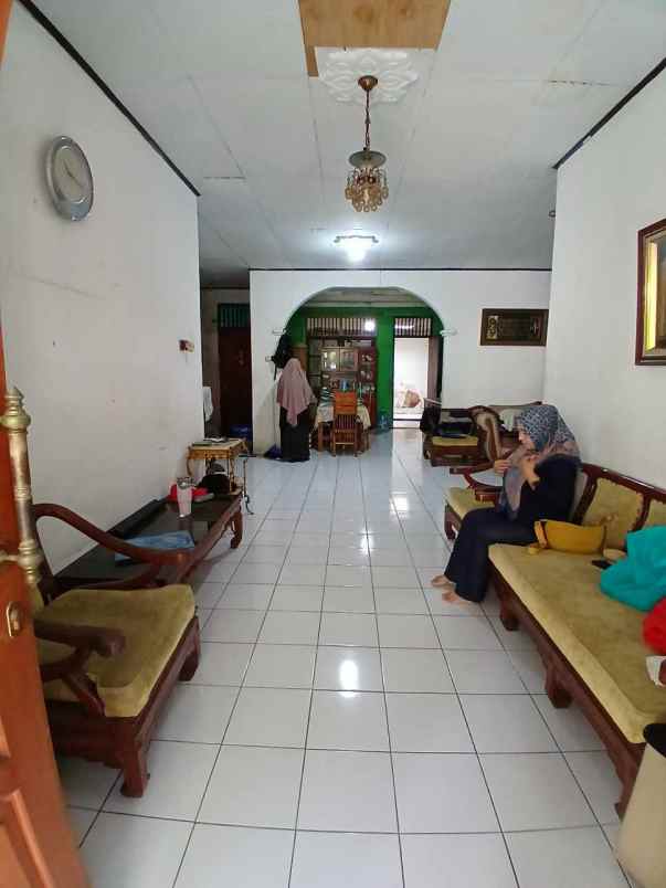 rumah second hook di poin mas depok
