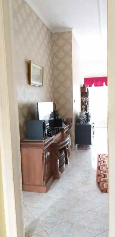 rumah second luas siap huni dekat uii jakal km 13