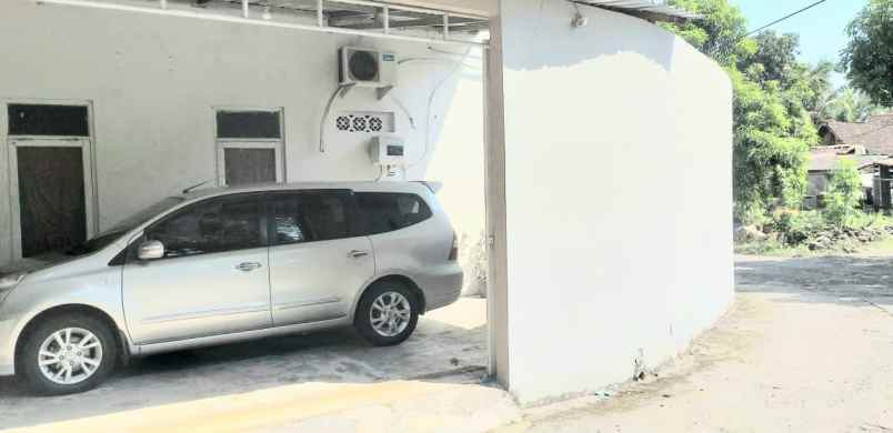 rumah second luas siap huni dekat uii jakal km 13