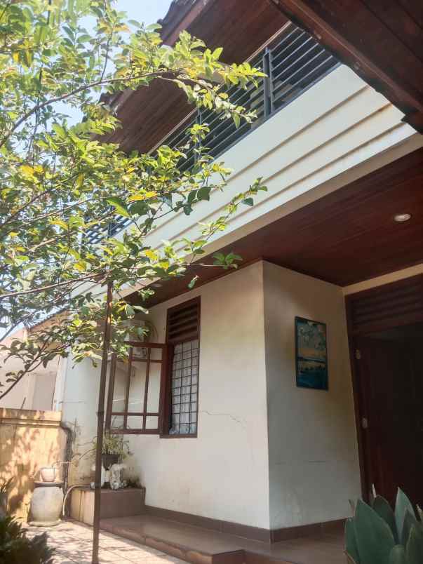 rumah second murah 2 lantai siap huni dimampang depok