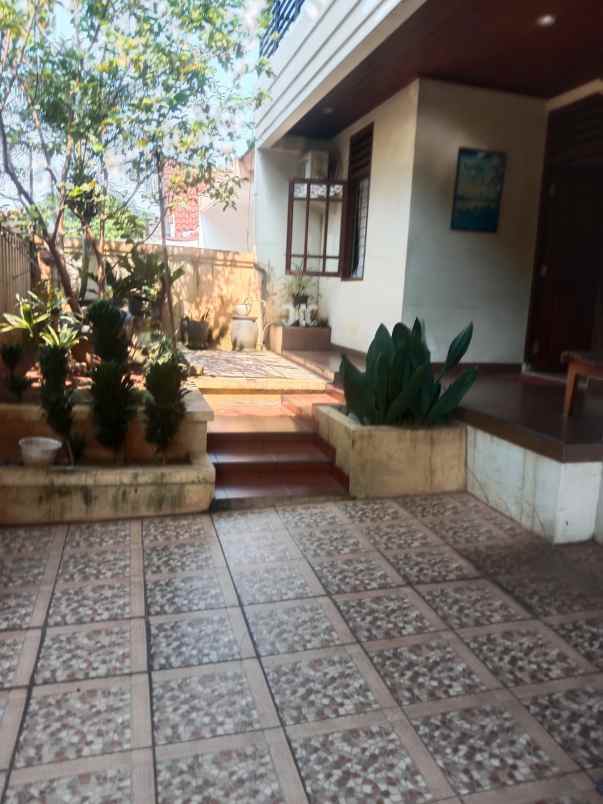 rumah second murah 2 lantai siap huni dimampang depok