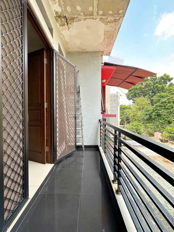 rumah second strategis pondok kelapa jakarta timur