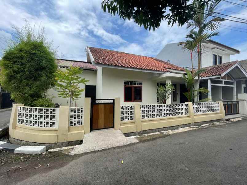 rumah second terawat di margahayu mercury bandung