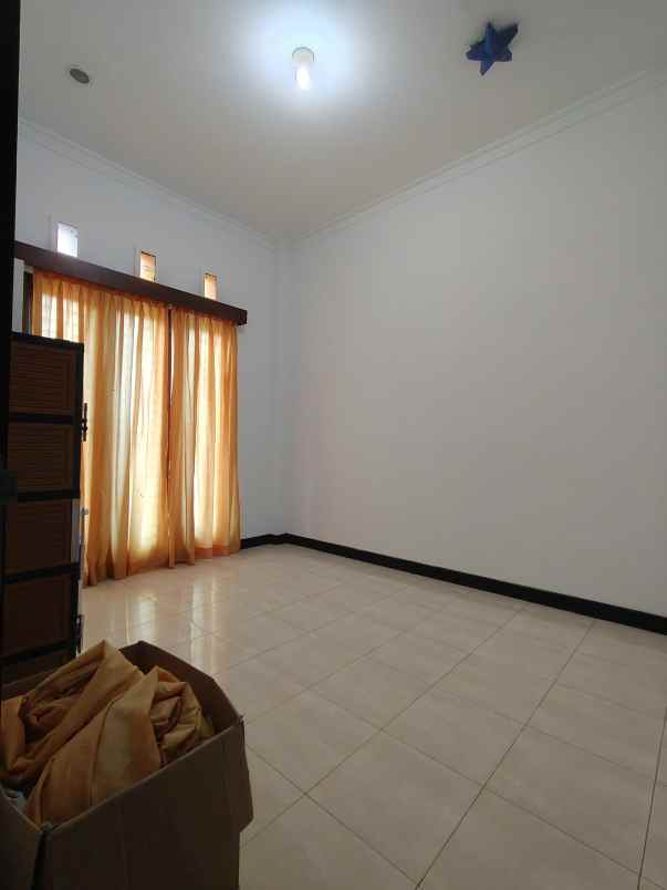 rumah secondary dalam komplek di jatibening bekasi
