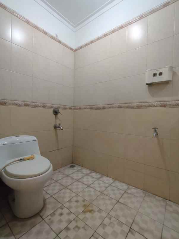 rumah secondary dalam komplek di jatibening bekasi