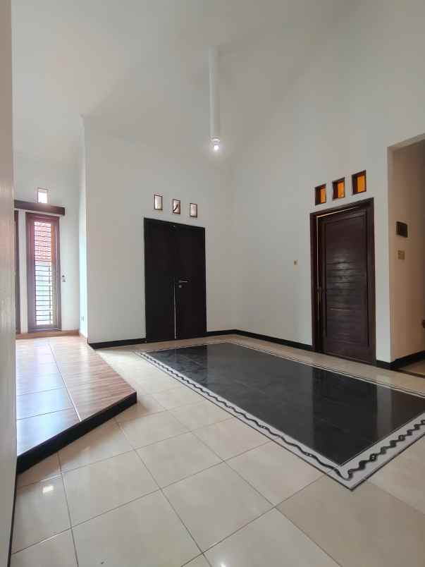 rumah secondary dalam komplek di jatibening bekasi