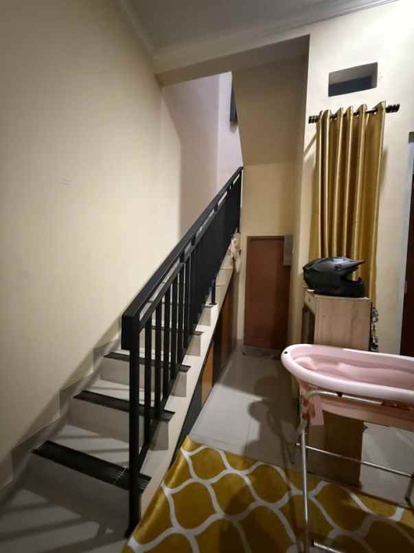 rumah secondary terawat siap huni di bintara bekasi