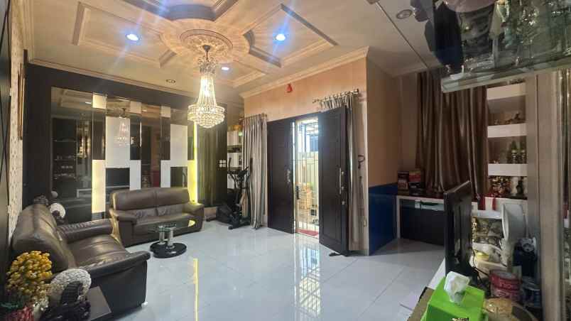 rumah semi furnished 3 lantai di tomang jakarta barat