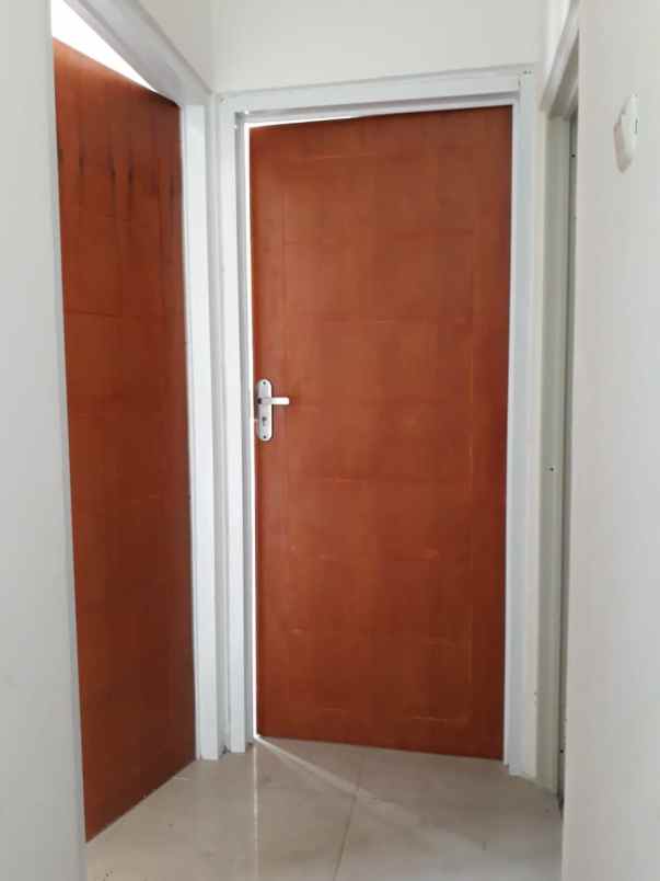 rumah siap huni 2 lantai kota bekasi dekat pintu tol