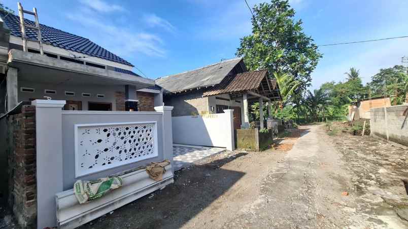 rumah siap huni dekat sd negeri di selomartani kalasan