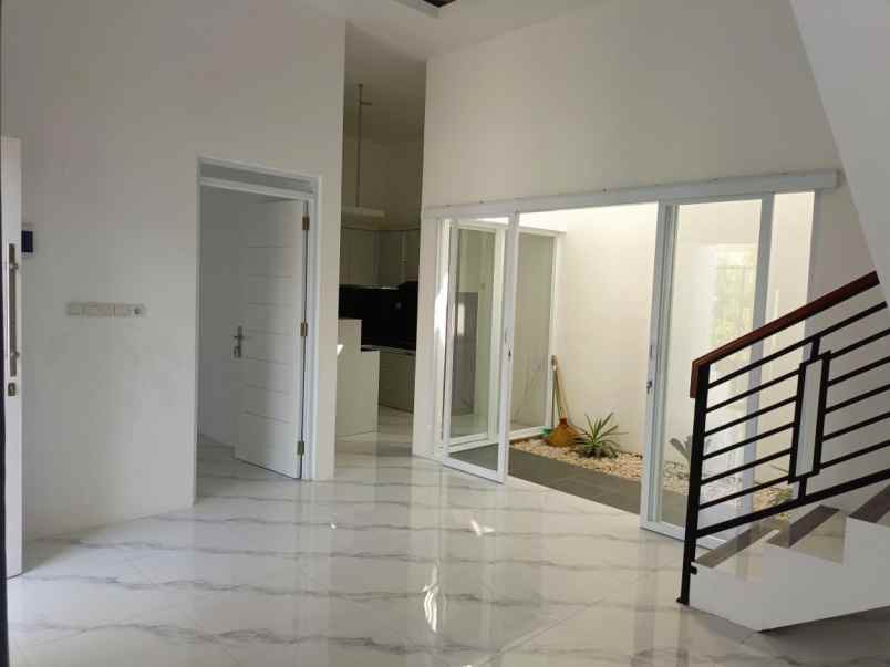 rumah siap huni di klaten kota design 2 lantai modern