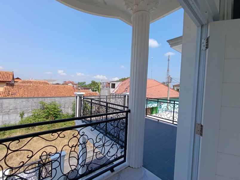 rumah siap huni di klaten kota design 2 lantai modern