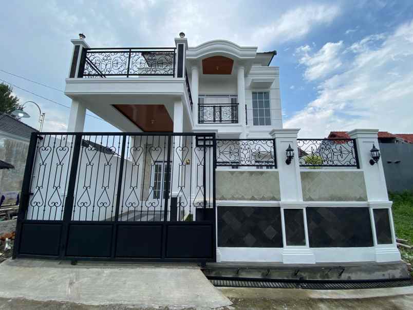rumah siap huni di klaten kota design 2 lantai modern
