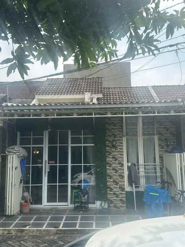 rumah siap huni di perum kebraon surabaya selatan