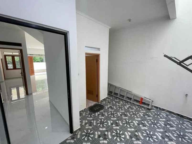 rumah siap huni di pondok bambu permai jakarta timur