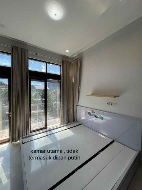 rumah siap huni lokasi strategis area suhat