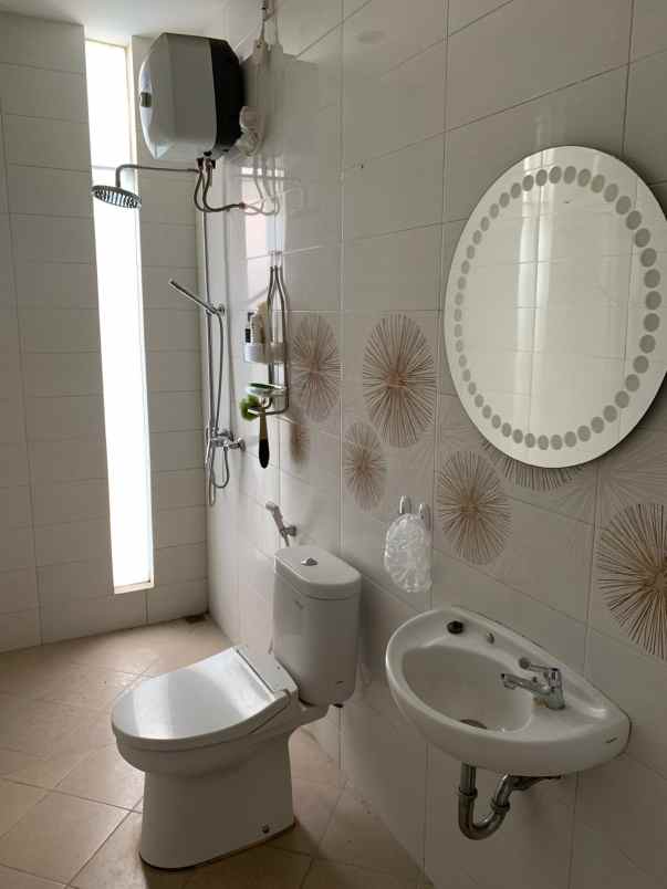 rumah siap huni lokasi strategis di riverside malang