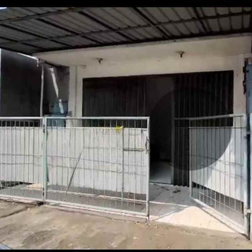rumah simokerto strategis depan jalan raya