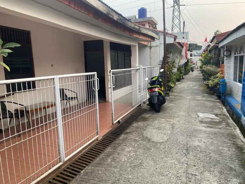 rumah strategis pusat kota depok lt 103 lb 75