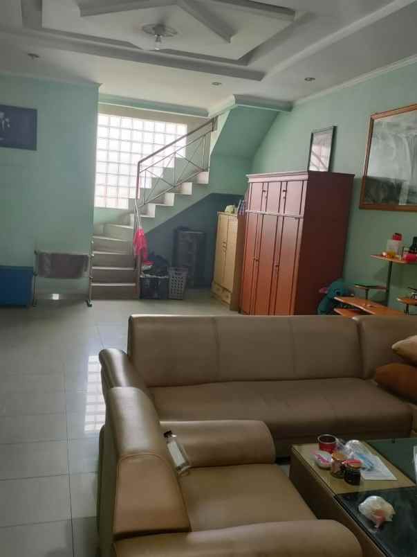 rumah taman holis indah 1