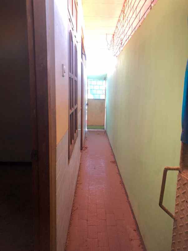 rumah tinggal 3 lantai jl ketintang