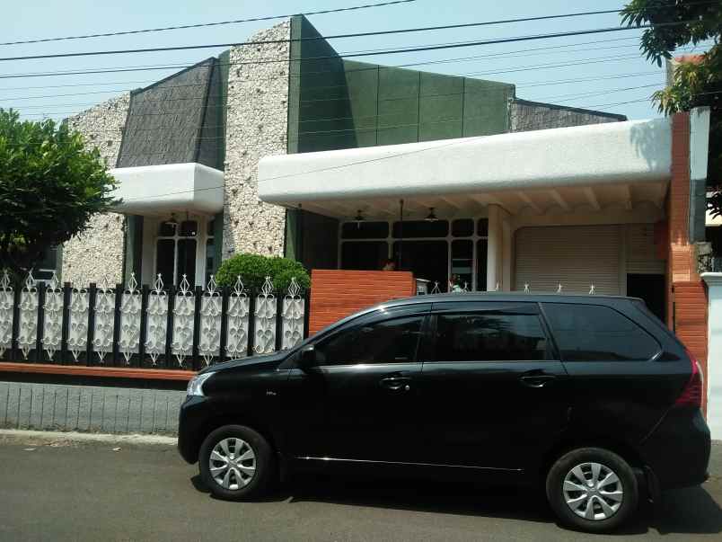 Rumah Tinggal Di Jakarta Selatan