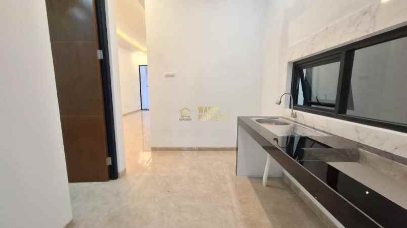 rumah tropis modern siap huni di jalan kaliurang