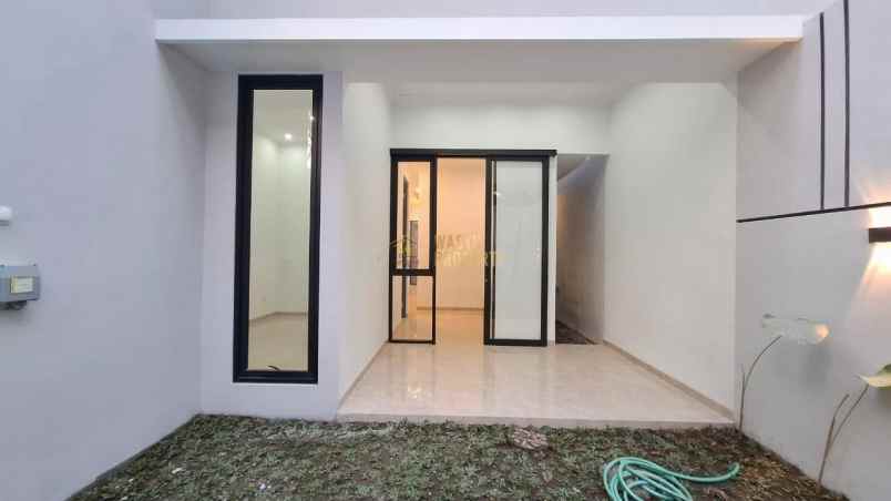 rumah tropis modern siap huni di jalan kaliurang