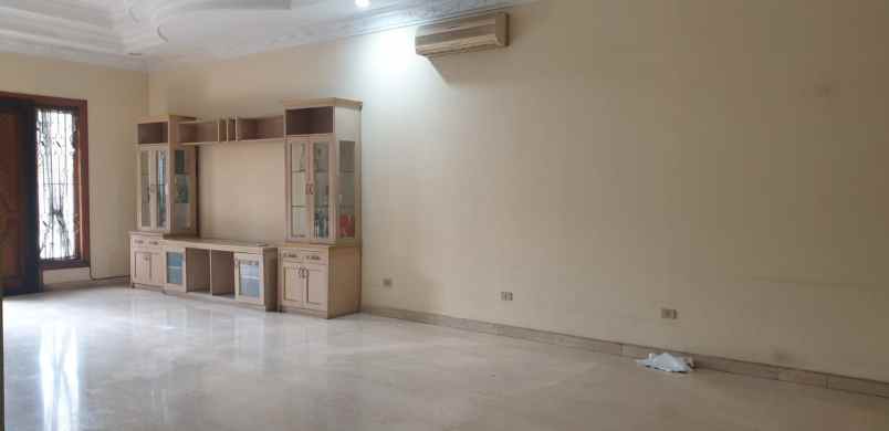 rumah villa permata gading