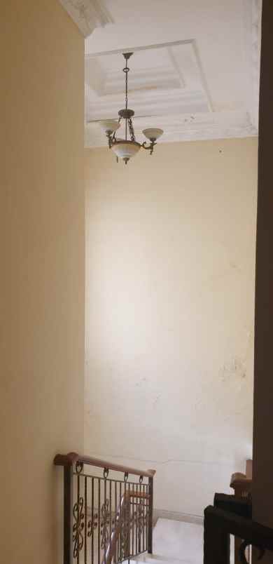 rumah villa permata gading