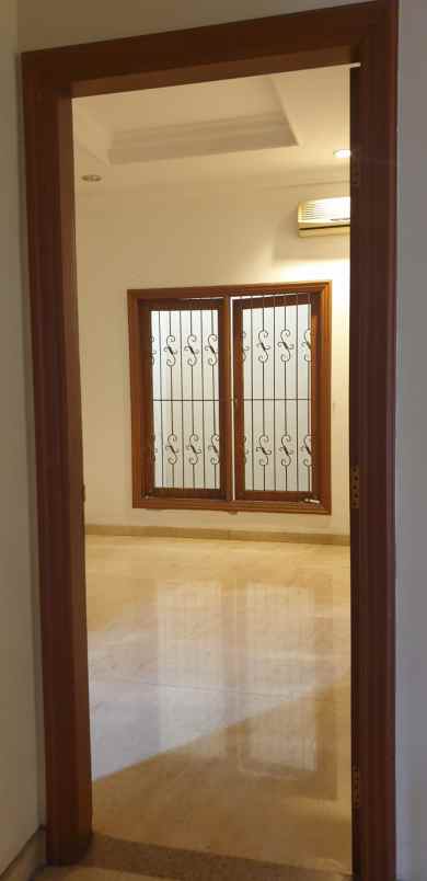 rumah villa permata gading