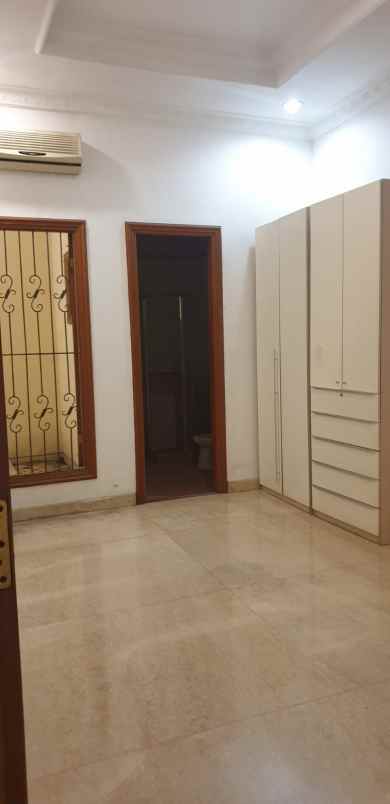 rumah villa permata gading