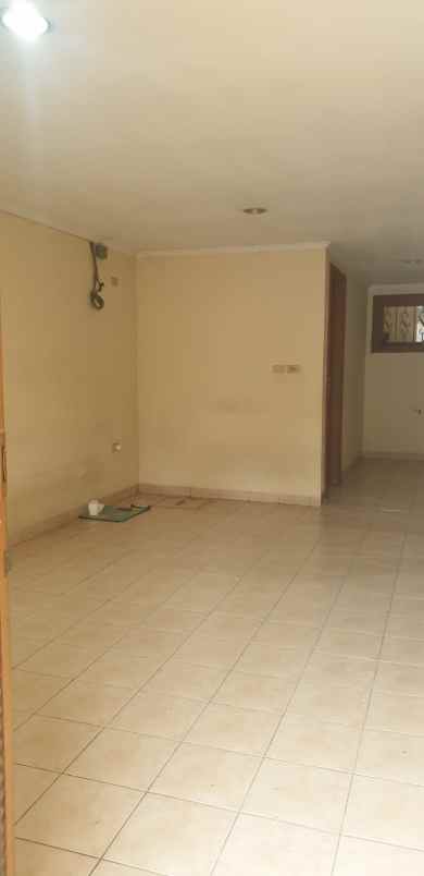 rumah villa permata gading