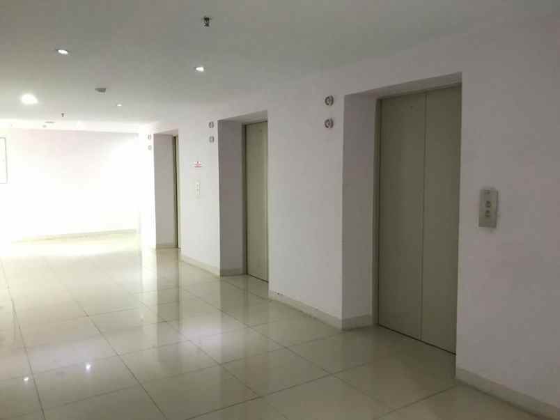 sewa apartemen 2 kamar kosongan di green pramuka city