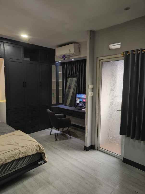 sewa apartment green pramuka city type studio plus