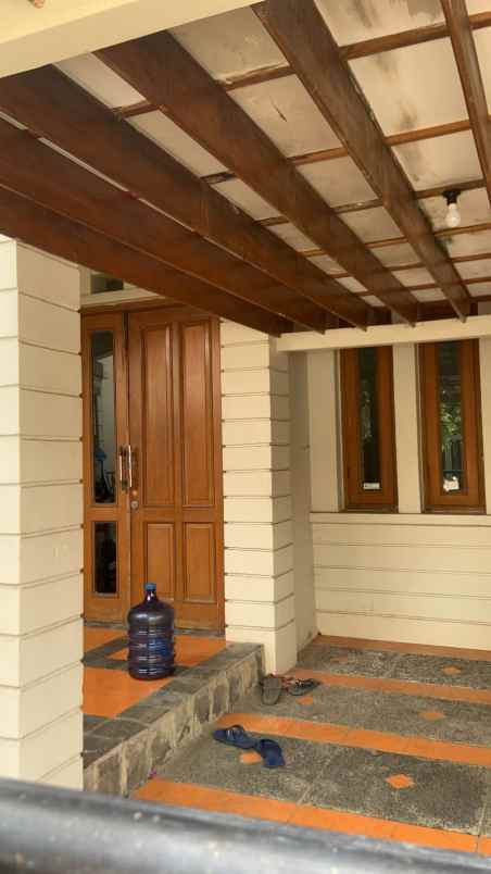 sewa rumah komplek di villa japos