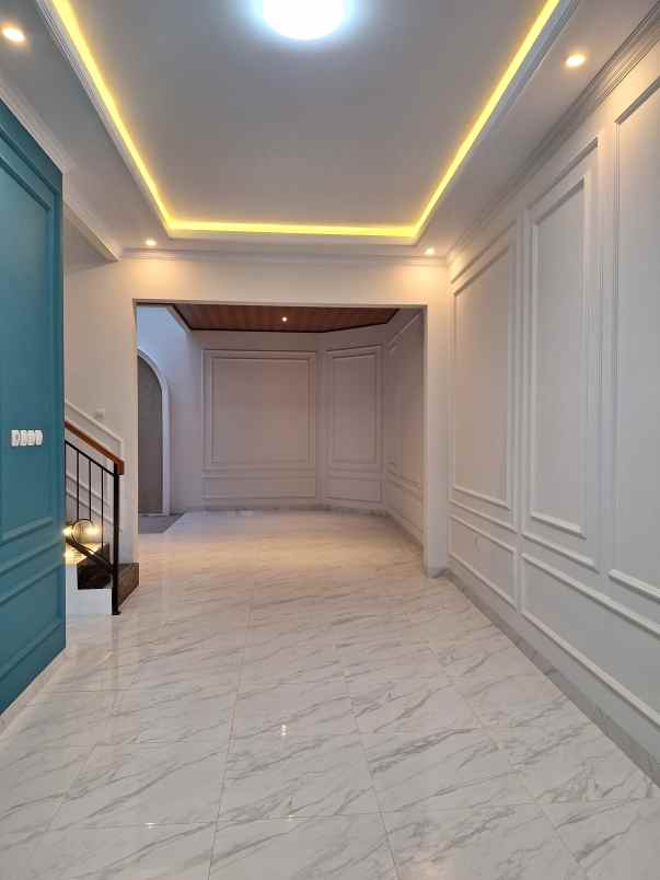 town house classic modern di jagakarsa jakarta selatan