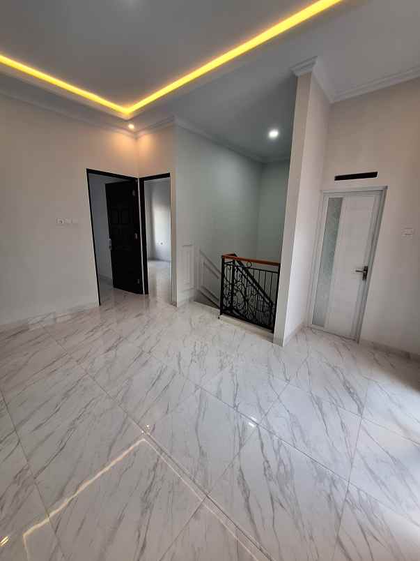 town house classic modern di jagakarsa jakarta selatan