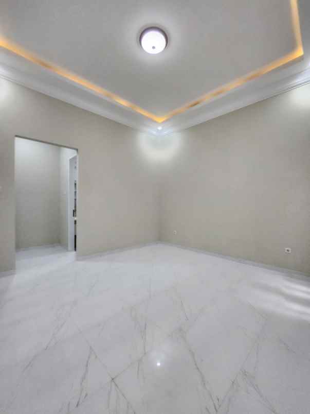 brand new classic modern dalam komplek siap huni