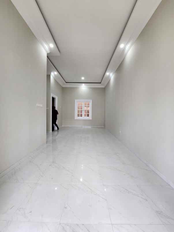 brand new classic modern dalam komplek siap huni