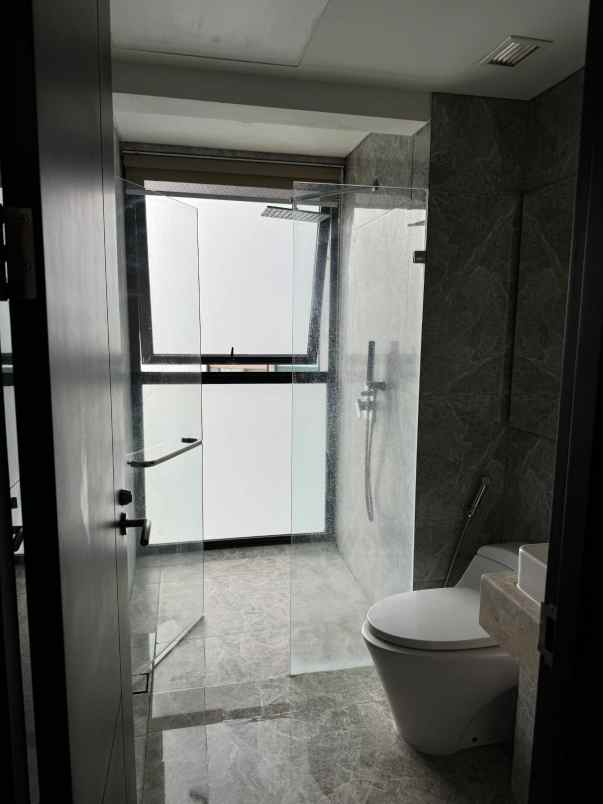 dijual apartemen graha famili