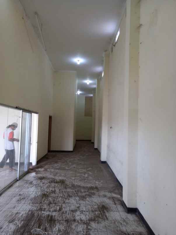 dijual diasewakan gudang di jombang