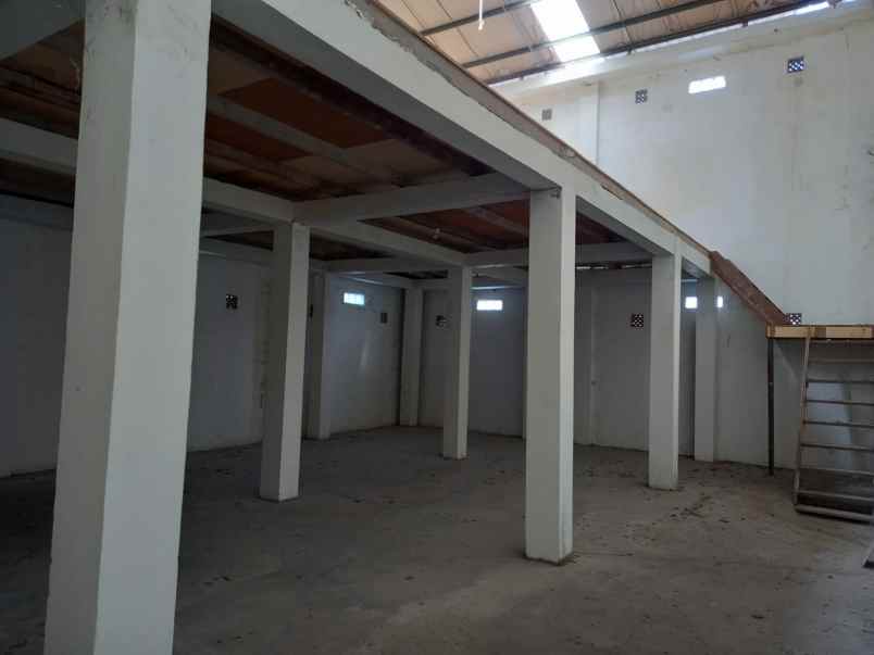 dijual diasewakan gudang di jombang