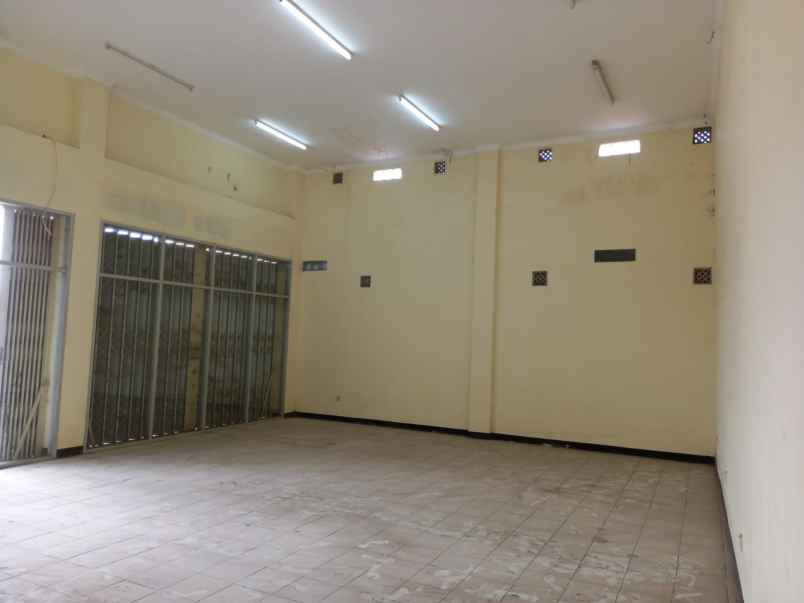 dijual diasewakan gudang di jombang