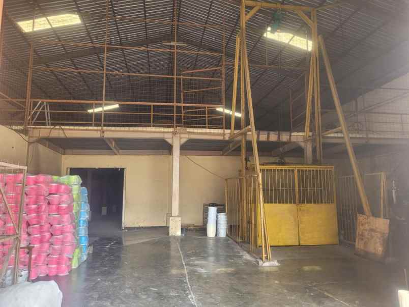 dijual disewakan gudang di margomulyo surabaya