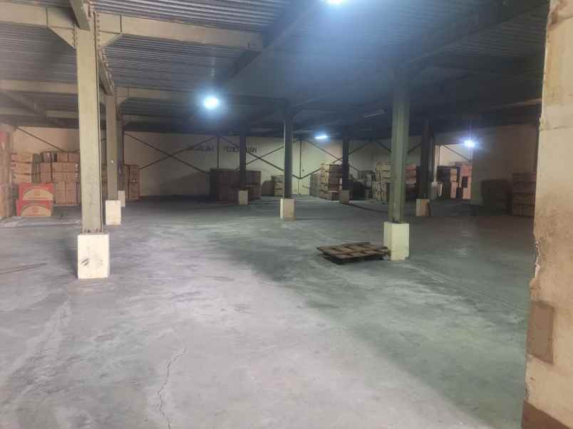 dijual disewakan gudang di margomulyo surabaya