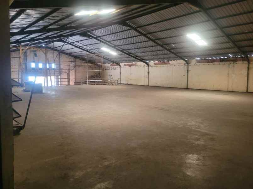 dijual disewakan gudang di margomulyo surabaya